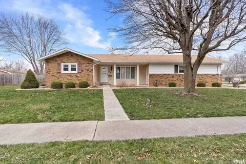 225 Saxon Dr, Springfield, IL 62704 photo 1