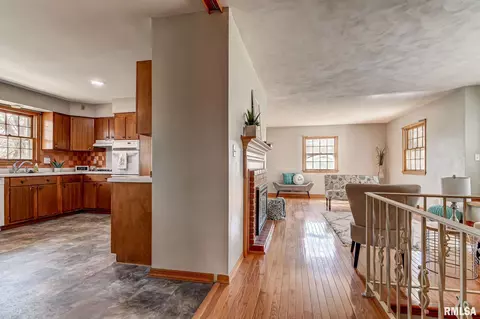 816 Independence Rdg, Springfield, IL 62702 photo 3