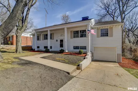816 Independence Rdg, Springfield, IL 62702 photo 1