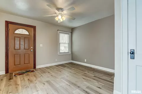 3228 S 5th St, Springfield, IL 62703 photo 4