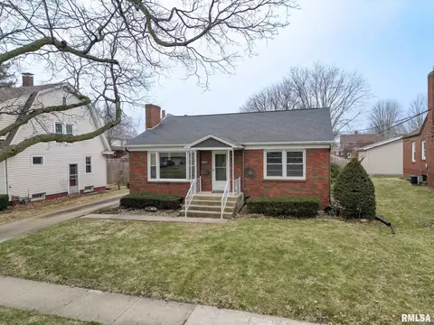 654 Florence Ave, Galesburg, IL 61401