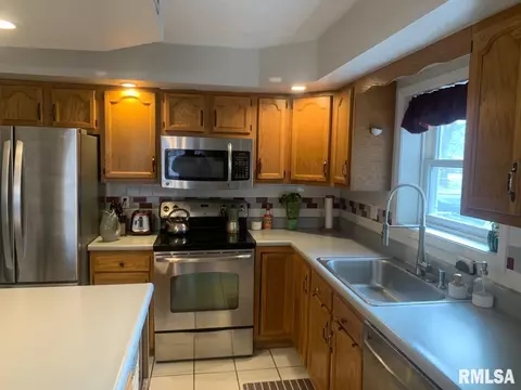 2320 Makemie Ave, Springfield, IL 62704 photo 3