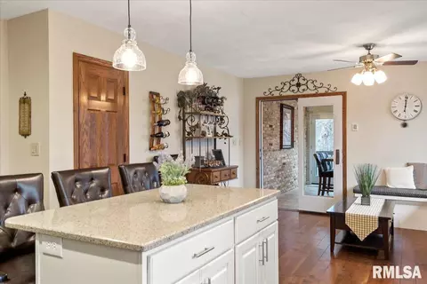 3701 W Bluffs Rd, Springfield, IL 62711 photo 22
