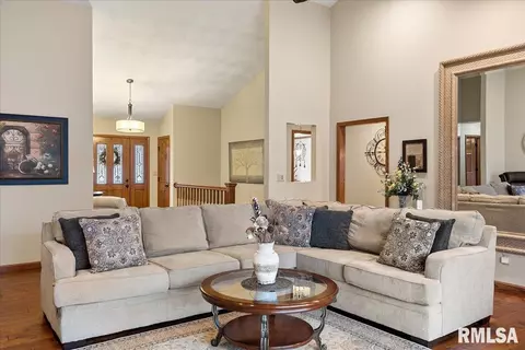 3701 W Bluffs Rd, Springfield, IL 62711 photo 12