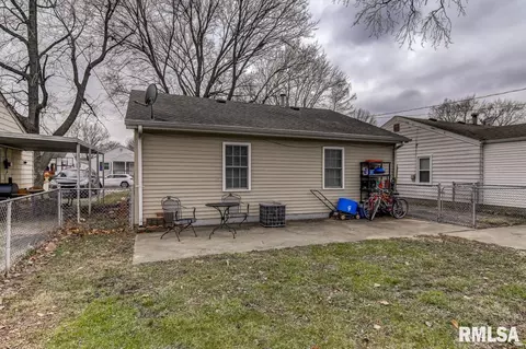 2052 N 21st St, Springfield, IL 62702 photo 15