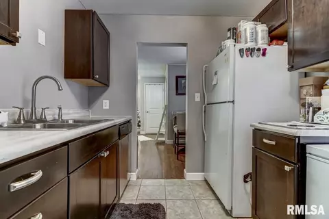 2052 N 21st St, Springfield, IL 62702 photo 7