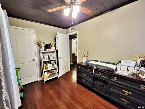 2052 N 21st St, Springfield, IL 62702 photo 12