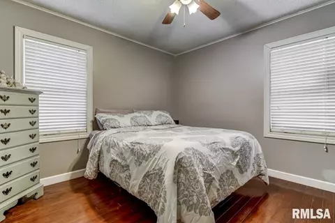 2052 N 21st St, Springfield, IL 62702 photo 9