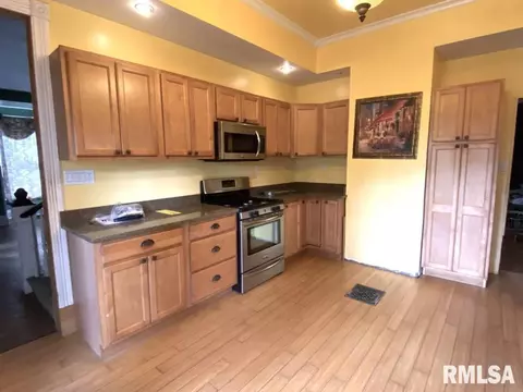 618 E Black Ave, Springfield, IL 62702 photo 5