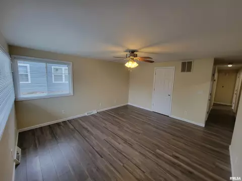 3131 Rita Ave, Springfield, IL 62704 photo 4