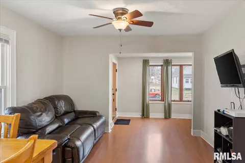 1020 W Elliott Ave, Springfield, IL 62702 photo 6