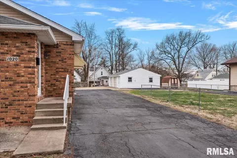 1020 W Elliott Ave, Springfield, IL 62702 photo 2