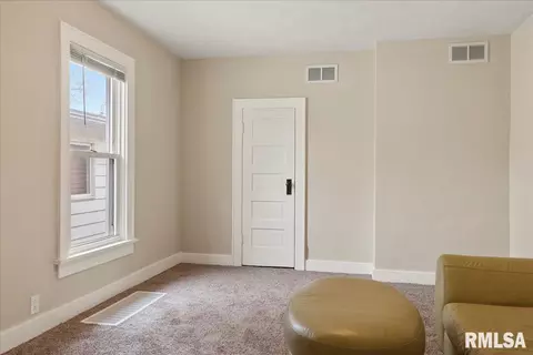 1020 W Elliott Ave, Springfield, IL 62702 photo 11