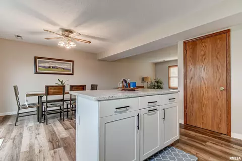 2824 Wellington Dr, Springfield, IL 62703 photo 11