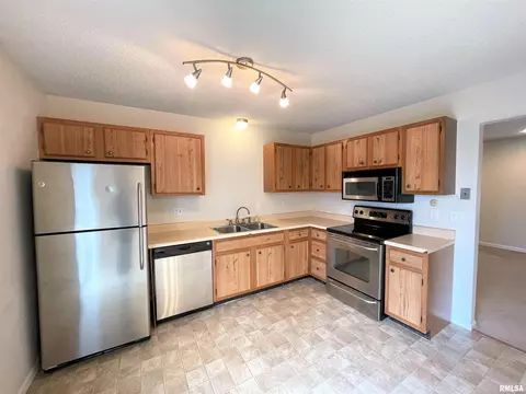 2026 Austin Dr, Springfield, IL 62704 photo 17