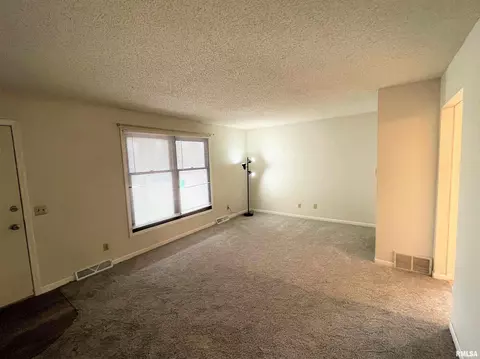 2026 Austin Dr, Springfield, IL 62704 photo 5