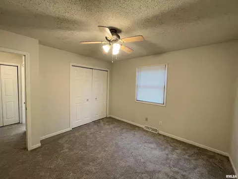 2026 Austin Dr, Springfield, IL 62704 photo 12