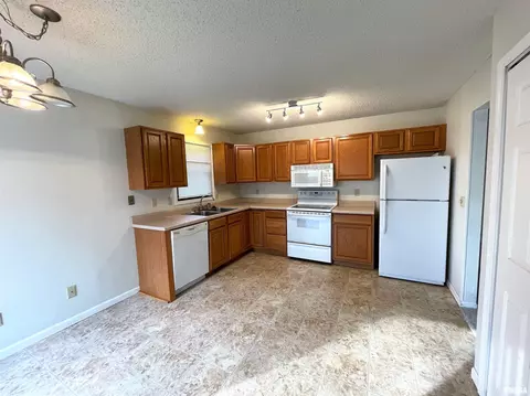 2026 Austin Dr, Springfield, IL 62704 photo 8