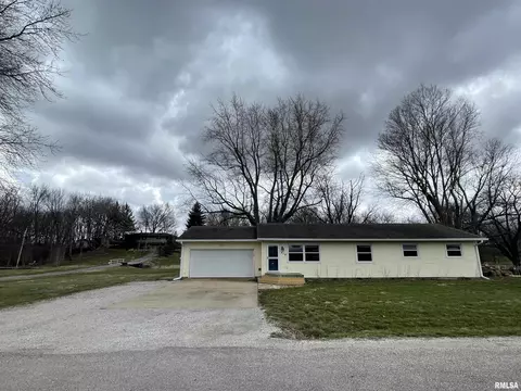 416 W Main St, Pleasant Plains, IL 62677