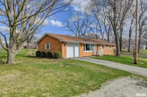 320 S Primm St, Athens, IL 62613 photo 2