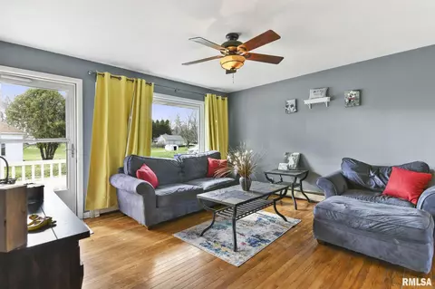 320 S Primm St, Athens, IL 62613 photo 5