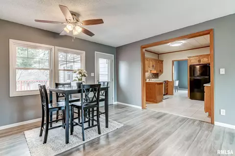 521 E Jefferson St, Riverton, IL 62561 photo 8