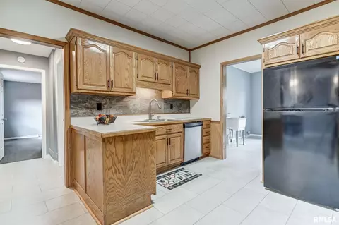 521 E Jefferson St, Riverton, IL 62561 photo 12