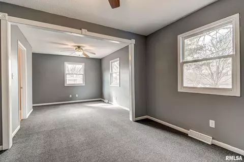 521 E Jefferson St, Riverton, IL 62561 photo 20