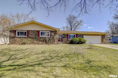 3124 Stonehill Dr, Springfield, IL 62704 photo 1