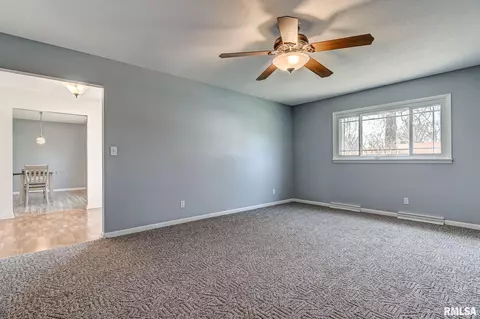 3124 Stonehill Dr, Springfield, IL 62704 photo 11