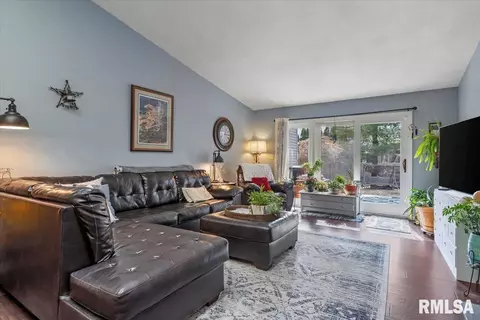1809 Cog Mill Ct, Springfield, IL 62704 photo 4