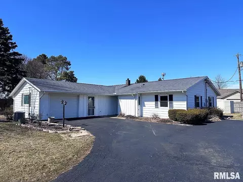 1241 Parkview Cir, Galesburg, IL 61401