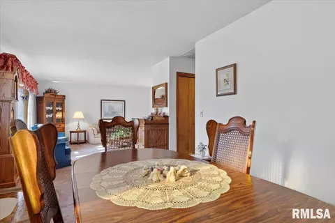 6 Red Oak Ln, Springfield, IL 62712 photo 8