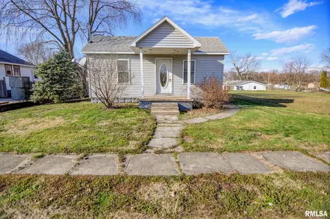 612 Linkins Ave, Tovey, IL 62570