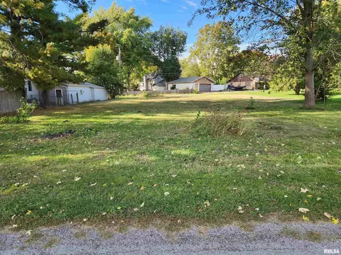 175 Railroad Ave, Lincoln, IL 62656