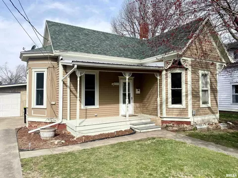 1203 S East St, Jacksonville, IL 62650