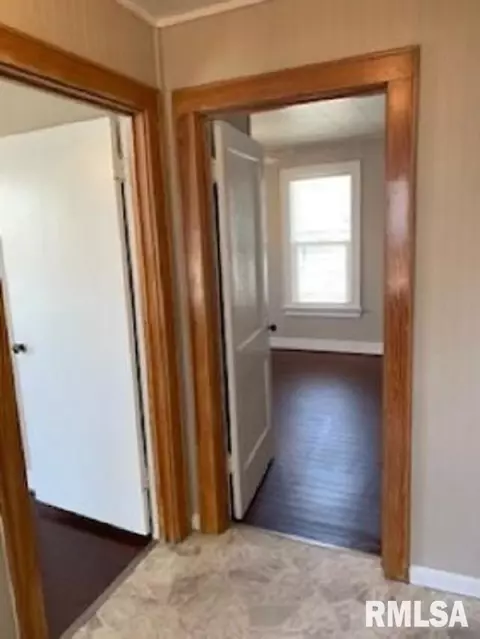 1243 N 2nd St, Springfield, IL 62702 photo 8