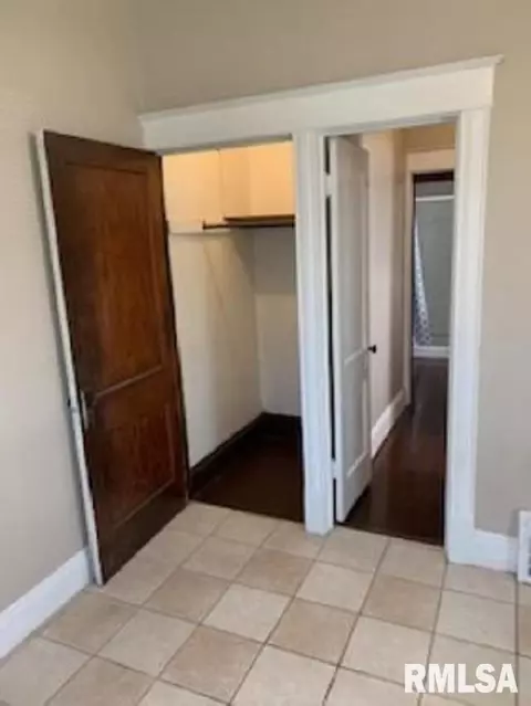 1243 N 2nd St, Springfield, IL 62702 photo 9