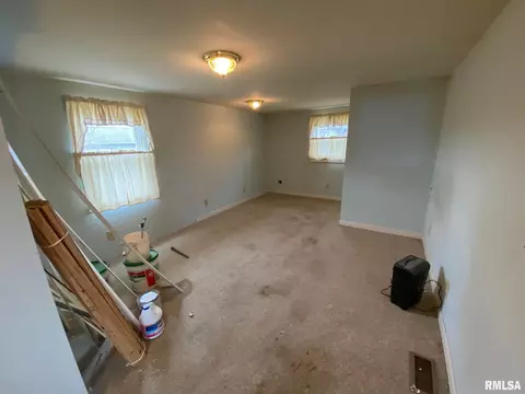 2161 Enterprise St, Springfield, IL 62702 photo 3