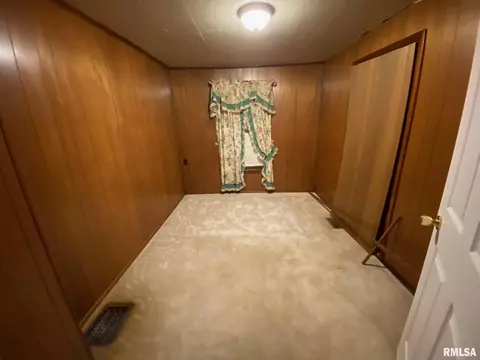 2161 Enterprise St, Springfield, IL 62702 photo 5