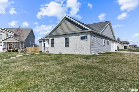 505 Wake Ct, Chatham, IL 62629 photo 4