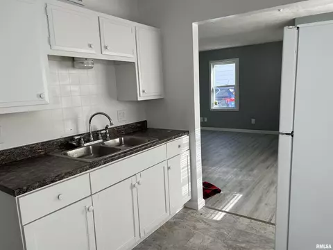 2048 N 21st St, Springfield, IL 62702 photo 5