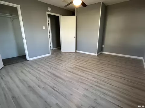 2048 N 21st St, Springfield, IL 62702 photo 9