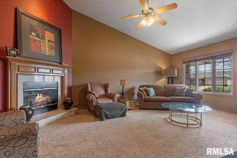 2711 Rutherford Trek, Springfield, IL 62711 photo 8