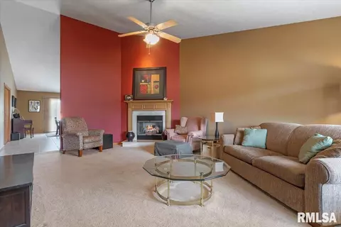 2711 Rutherford Trek, Springfield, IL 62711 photo 4