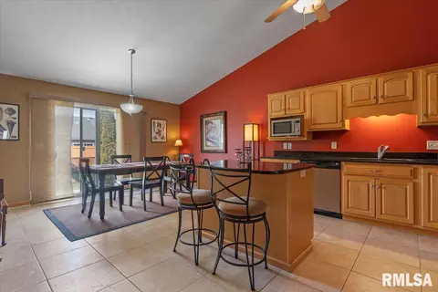 2711 Rutherford Trek, Springfield, IL 62711 photo 9