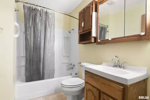 2201 Sangamon Ave, Springfield, IL 62702 photo 25