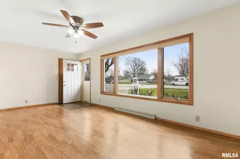 2201 Sangamon Ave, Springfield, IL 62702 photo 4