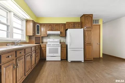 2201 Sangamon Ave, Springfield, IL 62702 photo 6