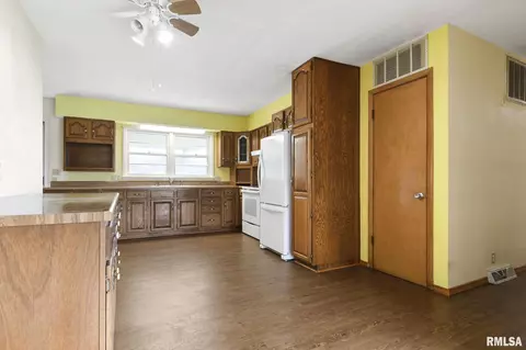 2201 Sangamon Ave, Springfield, IL 62702 photo 7